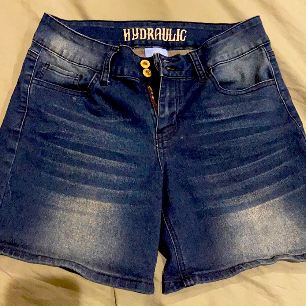 Hydraulic brand shorts